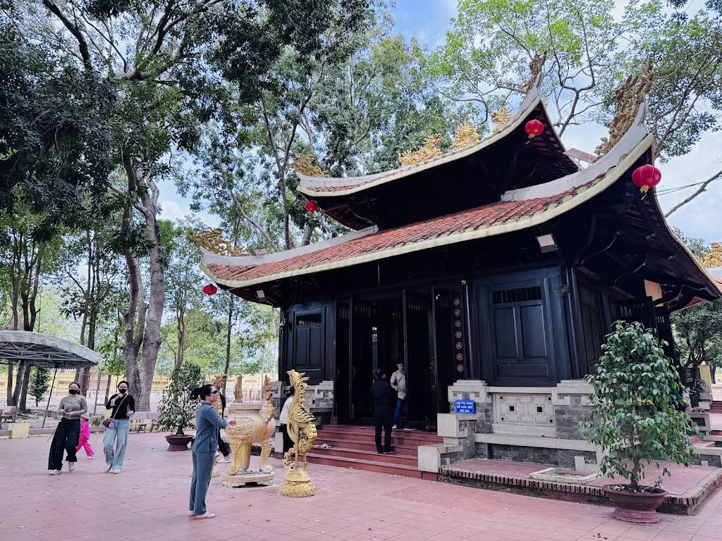 Dinh Thầy Thím