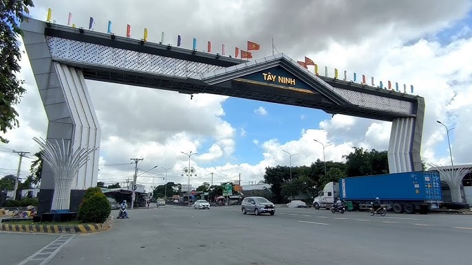 Phong cảnh trên Quốc lộ 22B