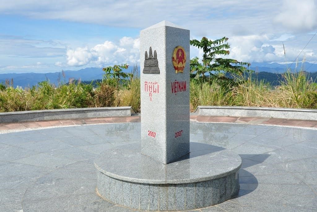 Ngã ba Đông Dương - Bờ Y